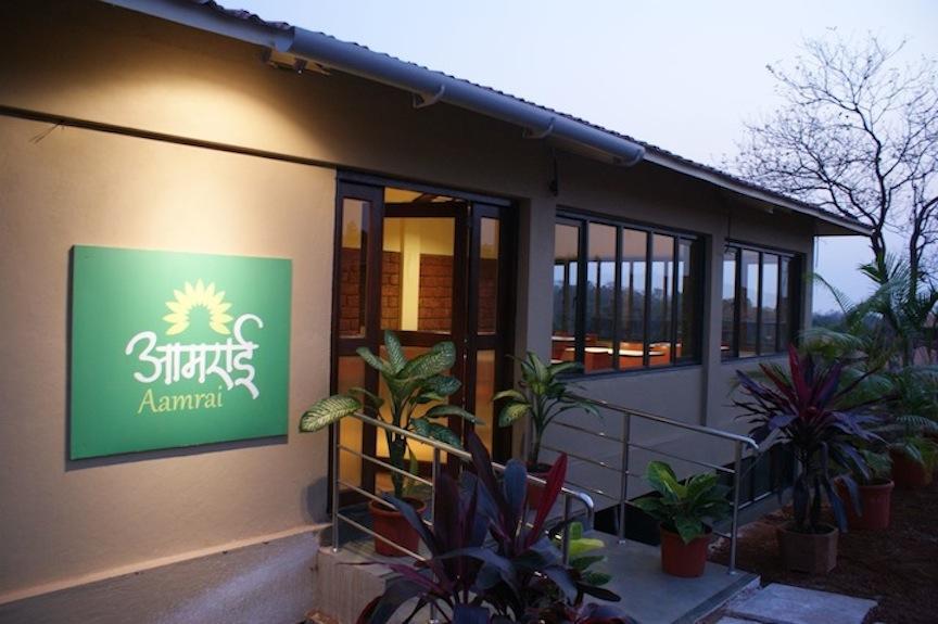 Mango Village Resort Guhāgar Kültér fotó